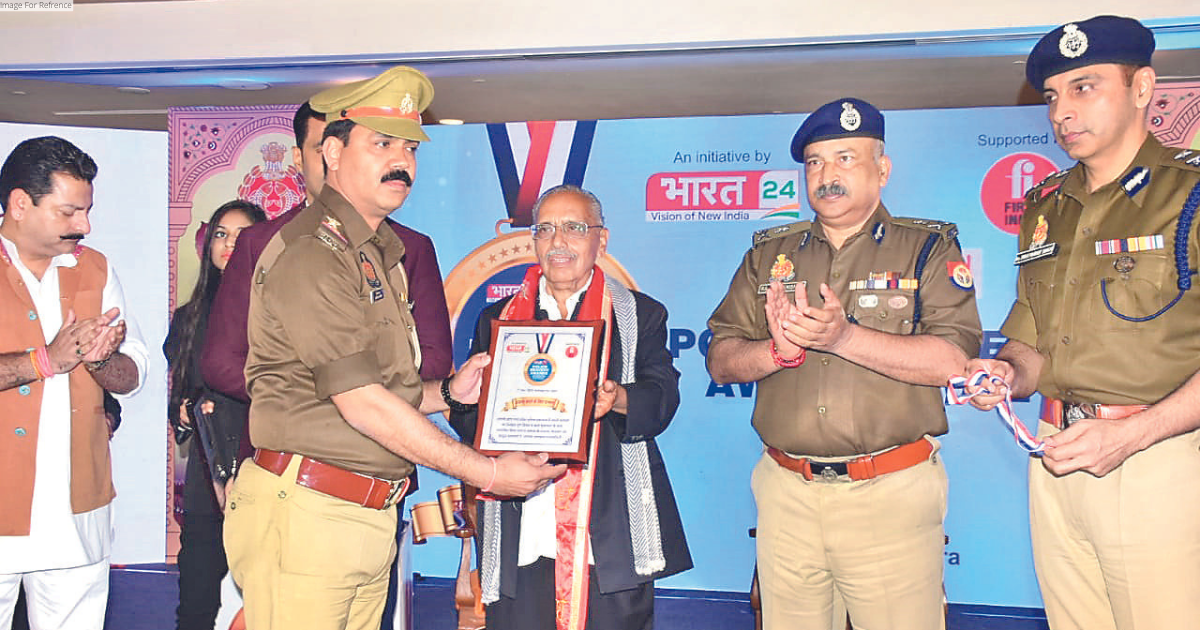 Agra’s brave cops felicitated amid thunderous applause